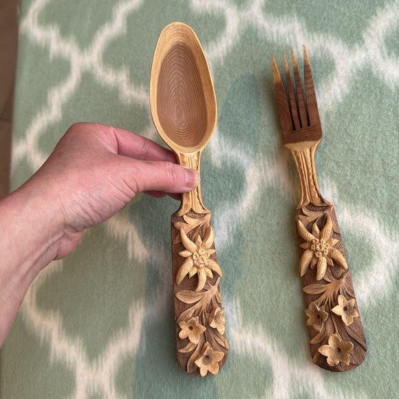 Vintage Handcrafted Wooden Spoon and Fork Set from Black Forest region - Picture 2 of 8